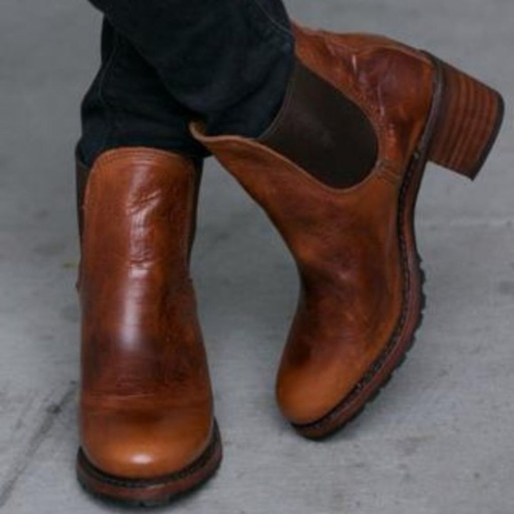 FRYE SABRINA CHELSEA COGNAC LEATHER ANKLE BOOTIES BOOTS